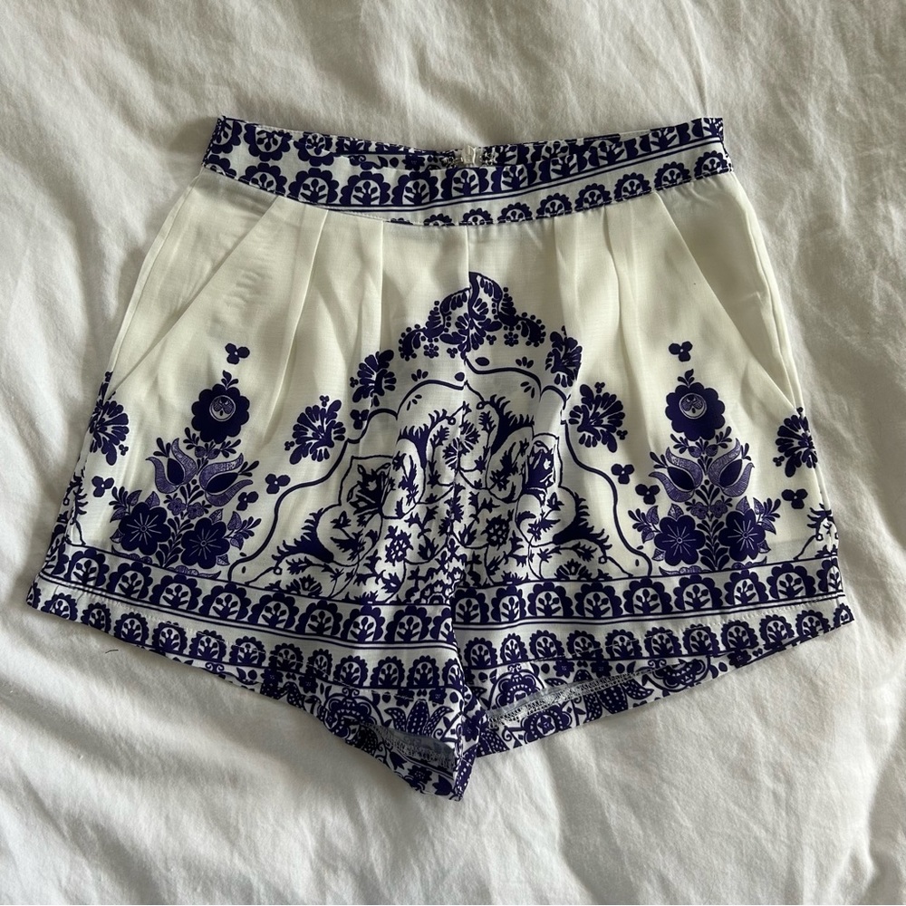 Blue and white Polly shorts sz 6